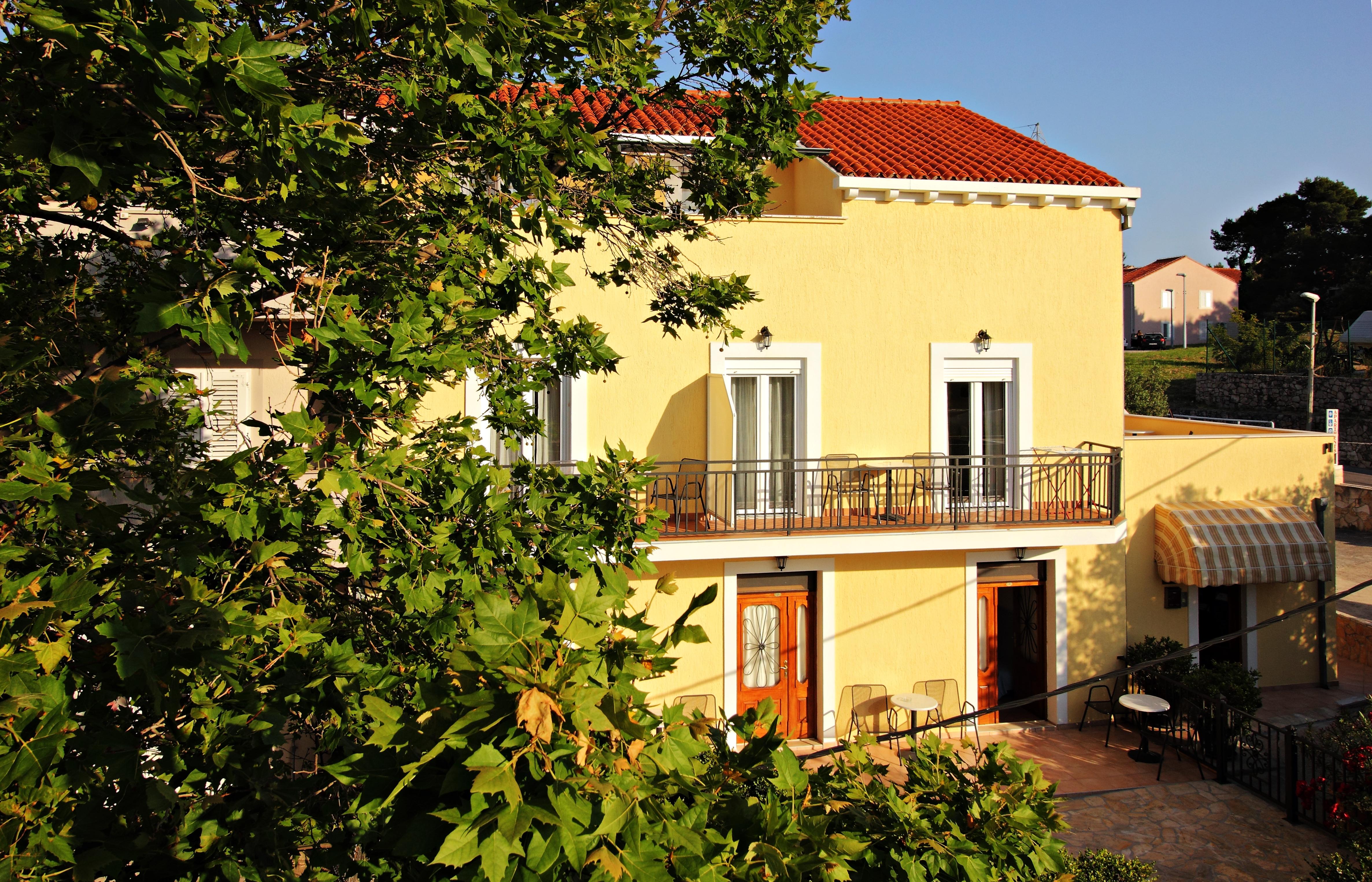 קאבטאט Bacan Serviced Apartments מראה חיצוני תמונה