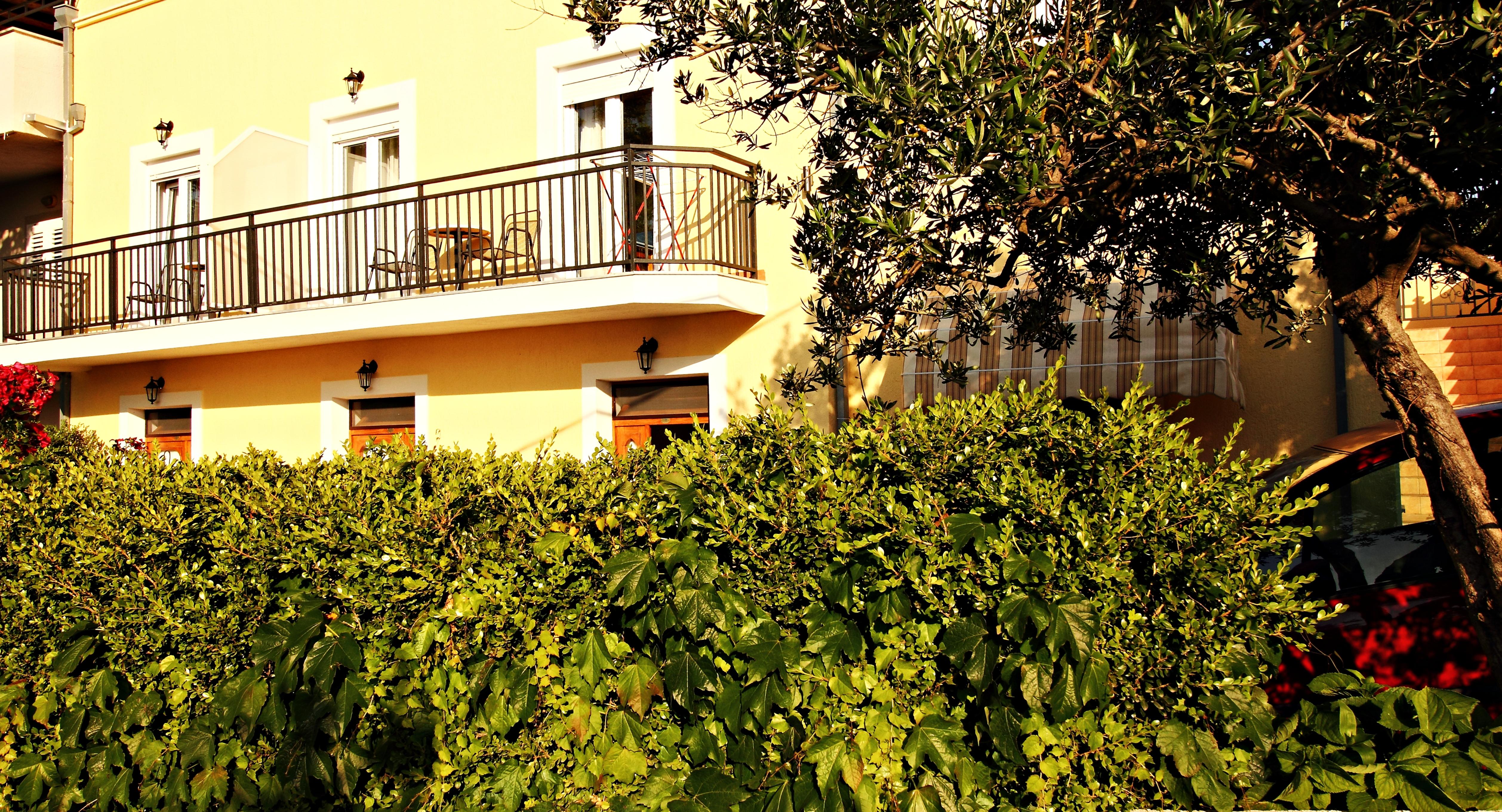 קאבטאט Bacan Serviced Apartments מראה חיצוני תמונה