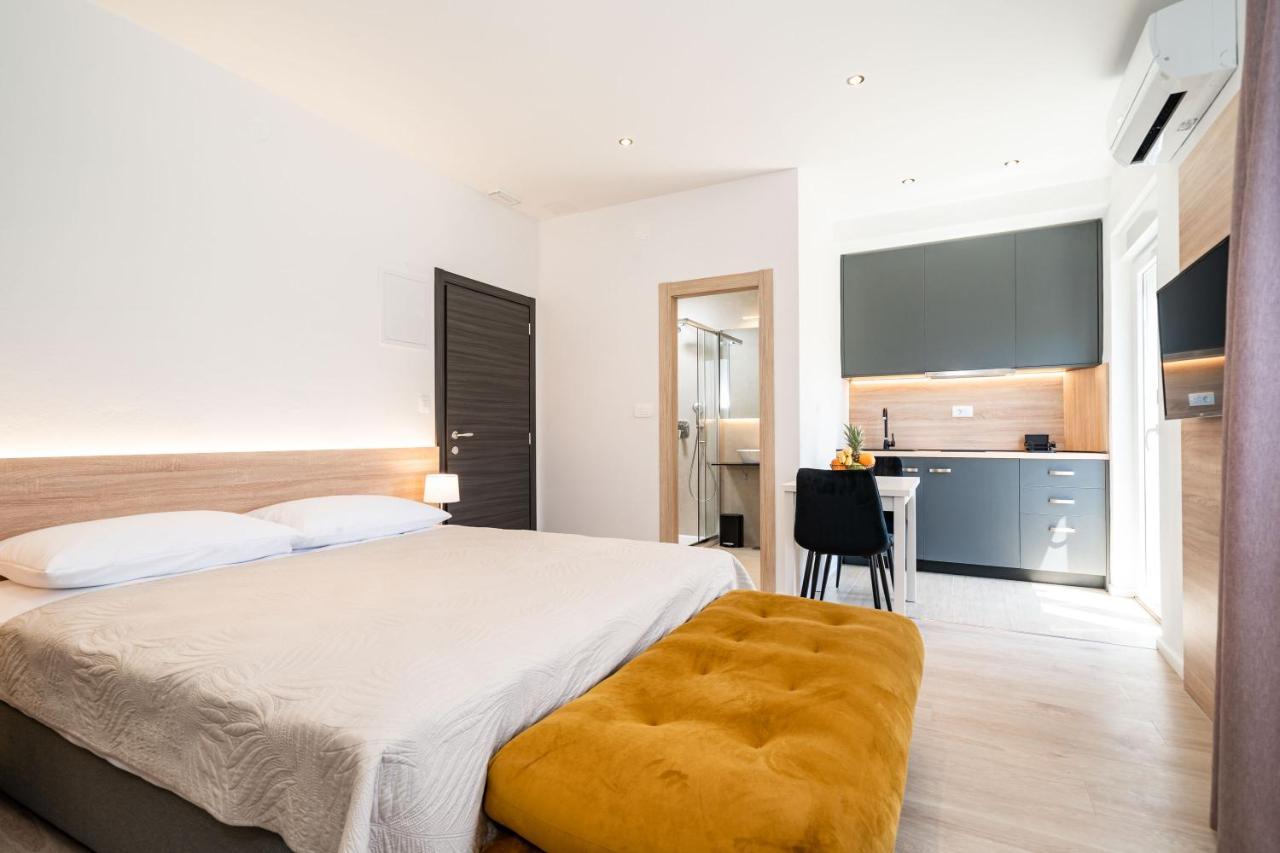 קאבטאט Bacan Serviced Apartments מראה חיצוני תמונה