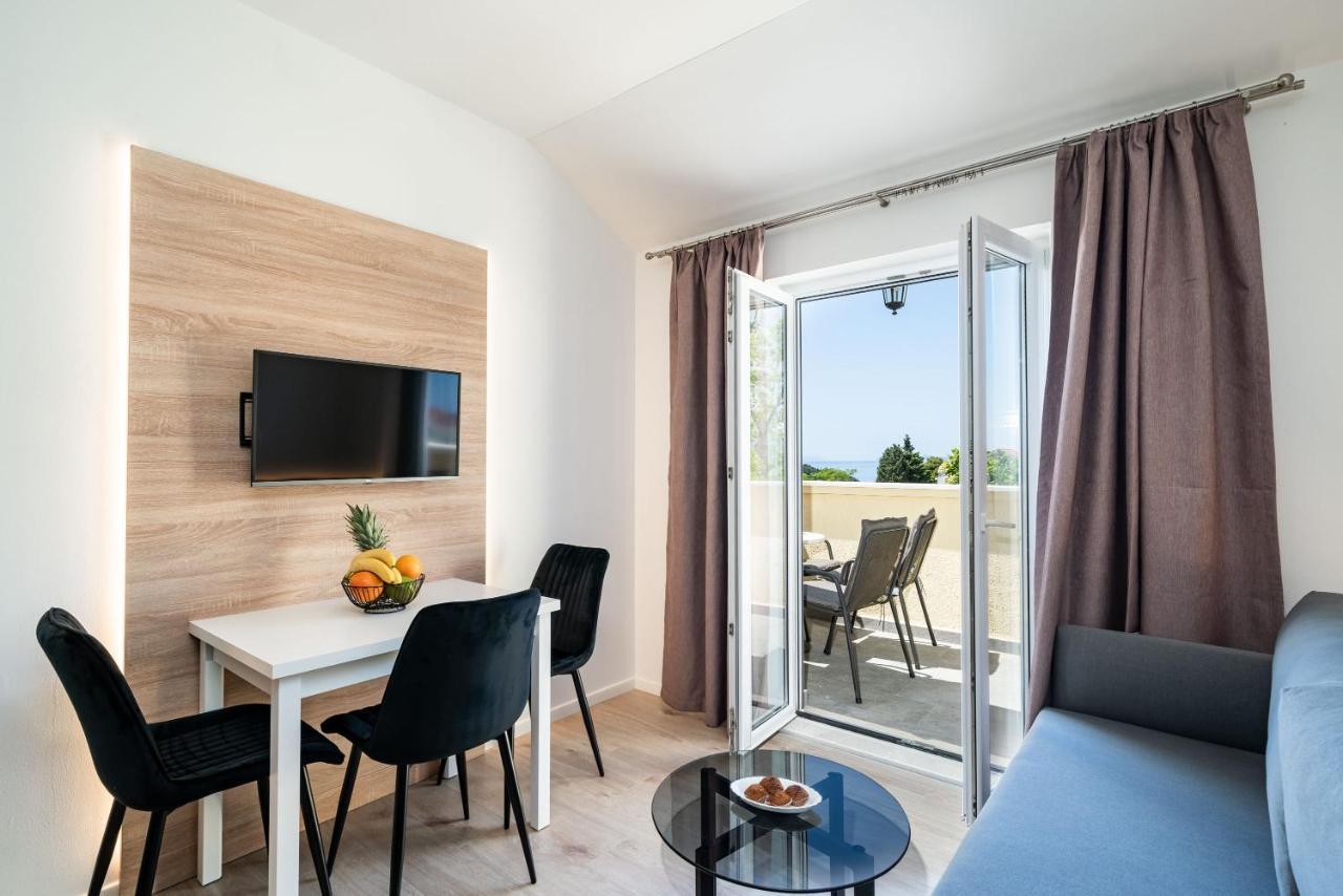 קאבטאט Bacan Serviced Apartments מראה חיצוני תמונה