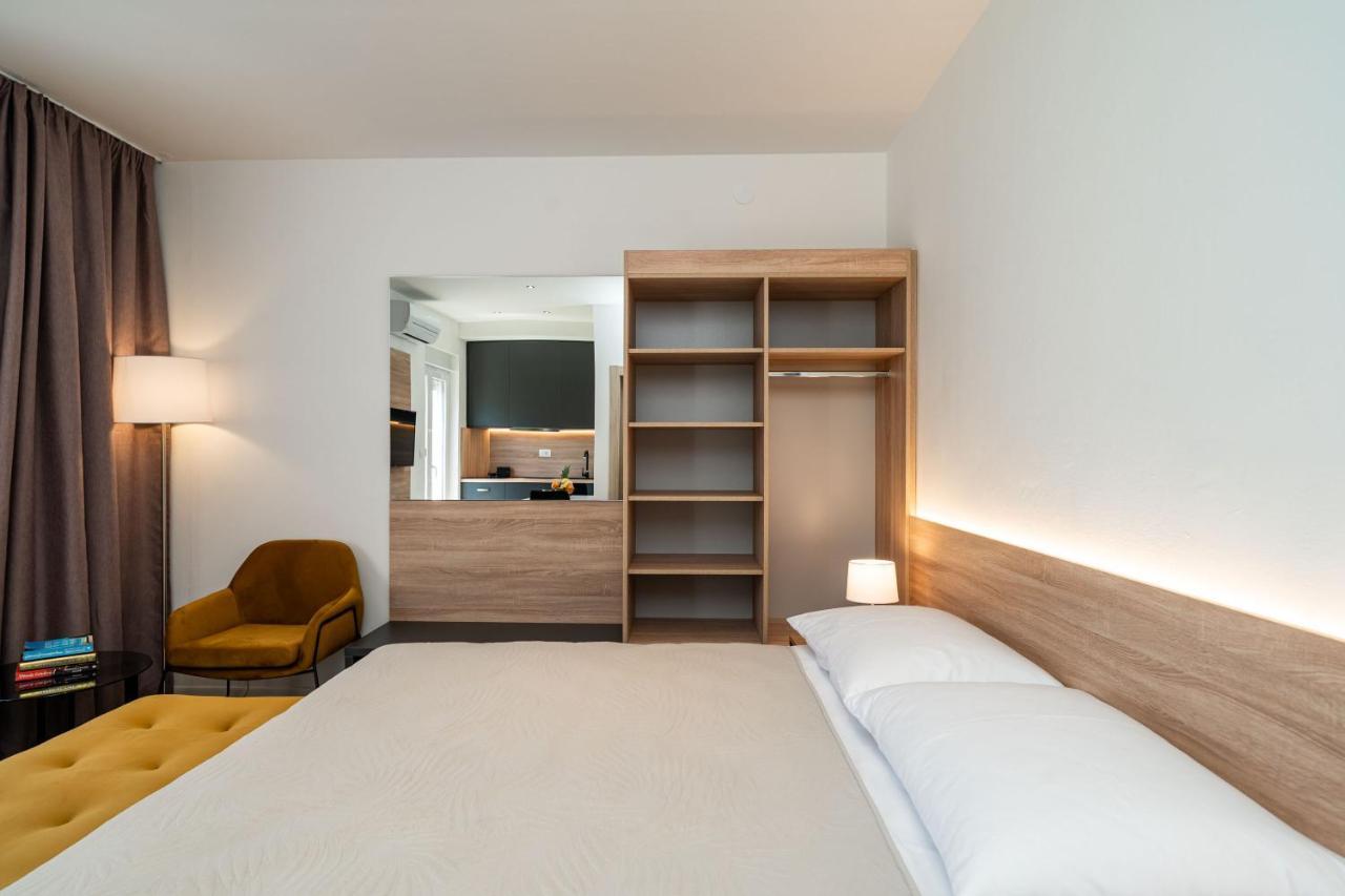 קאבטאט Bacan Serviced Apartments מראה חיצוני תמונה
