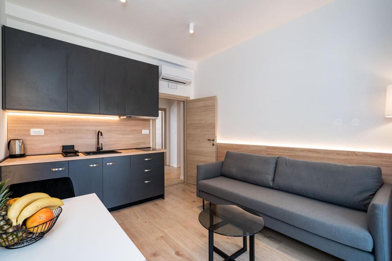 קאבטאט Bacan Serviced Apartments מראה חיצוני תמונה