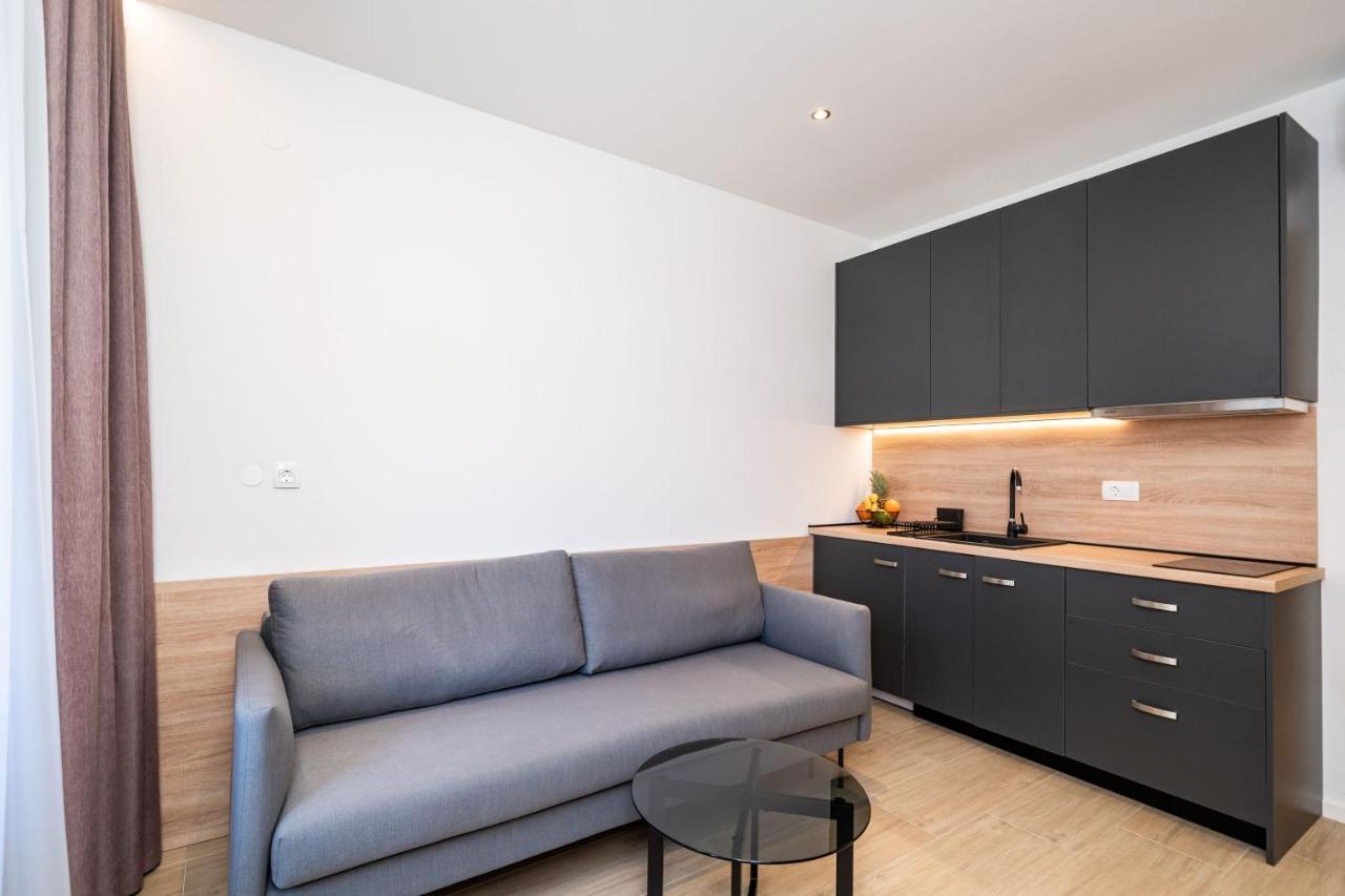קאבטאט Bacan Serviced Apartments מראה חיצוני תמונה