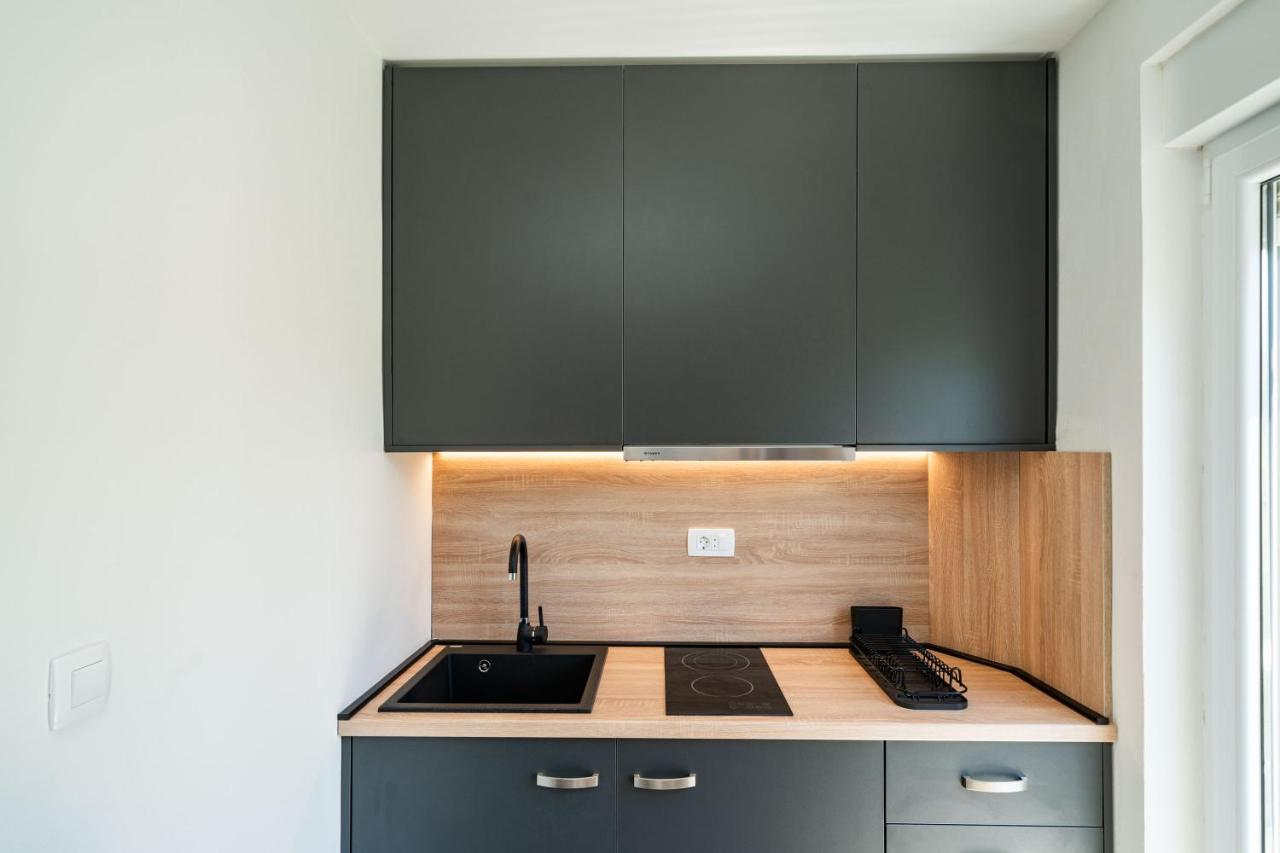 קאבטאט Bacan Serviced Apartments מראה חיצוני תמונה