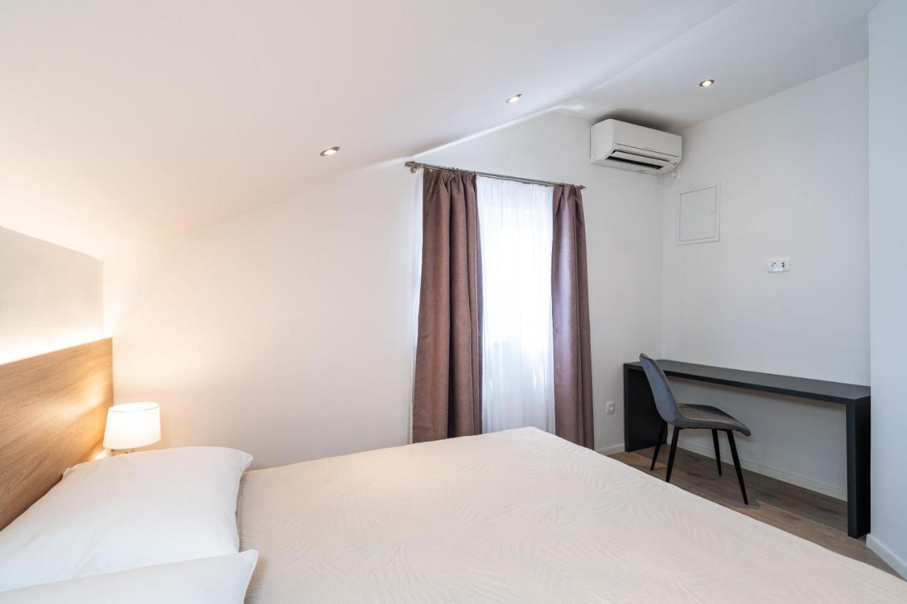 קאבטאט Bacan Serviced Apartments מראה חיצוני תמונה