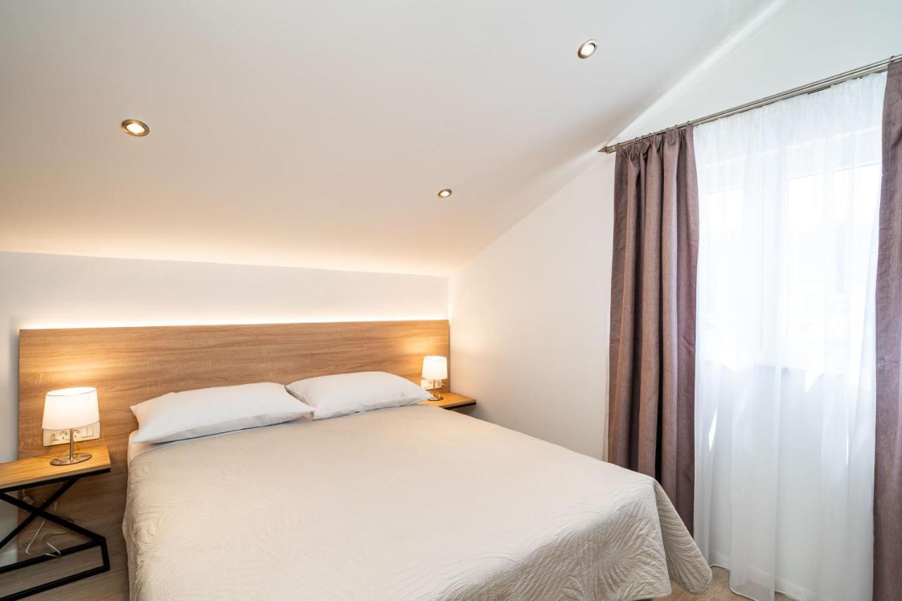 קאבטאט Bacan Serviced Apartments מראה חיצוני תמונה