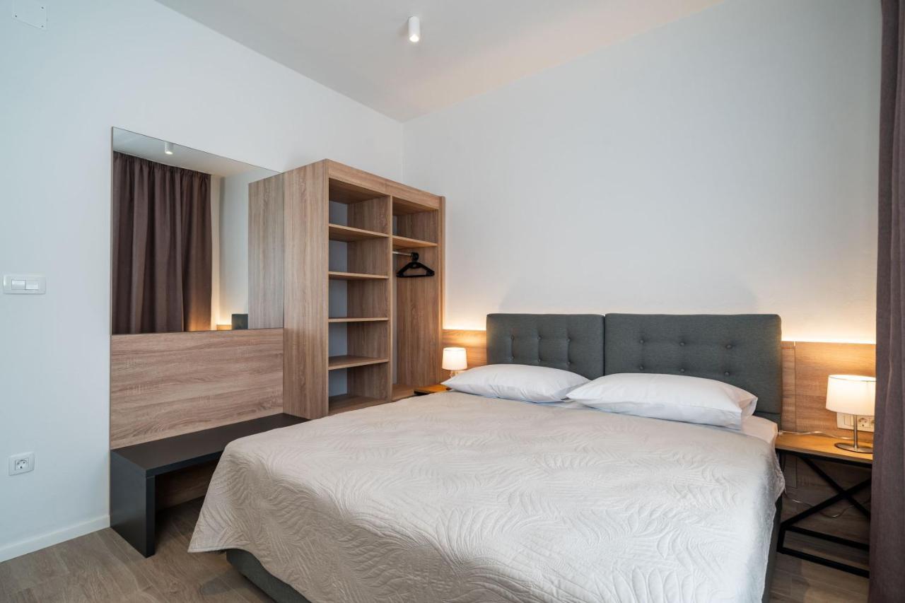 קאבטאט Bacan Serviced Apartments מראה חיצוני תמונה