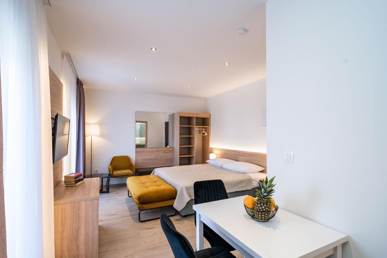 קאבטאט Bacan Serviced Apartments מראה חיצוני תמונה
