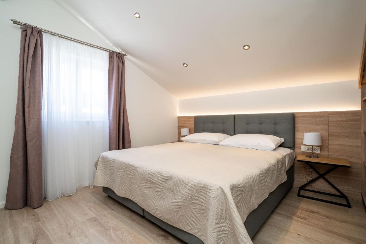 קאבטאט Bacan Serviced Apartments מראה חיצוני תמונה